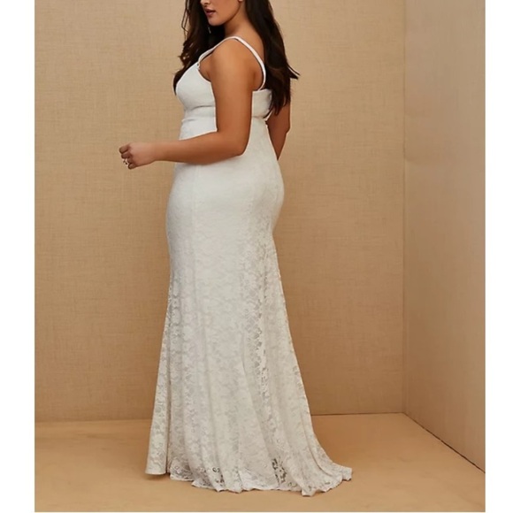 TORRID NWT WHITE LACE STRAPLESS FIT & FLARE WEDDING DRESS - Picture 3 of 6